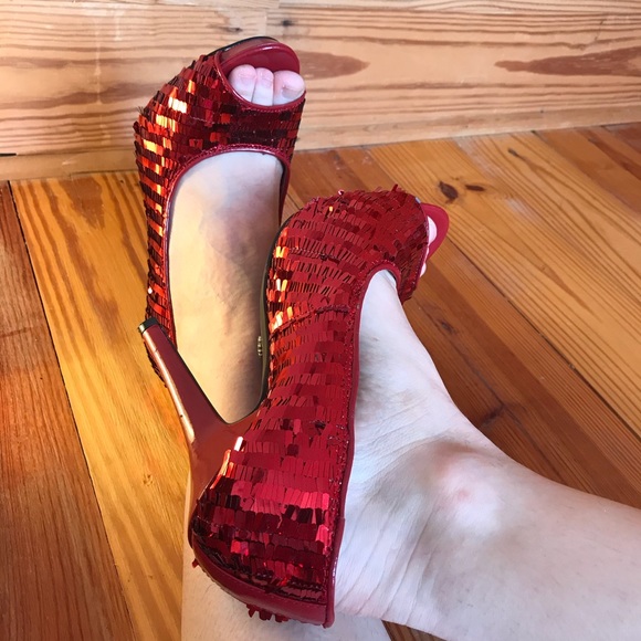 Dereon Red Fringe Sequin Heels, EUC, 7.5 - Picture 13 of 16